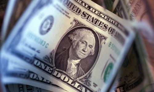 Dólar vai a R$ 5,81, mesmo com mercado de trabalho fraco nos Estados Unidos